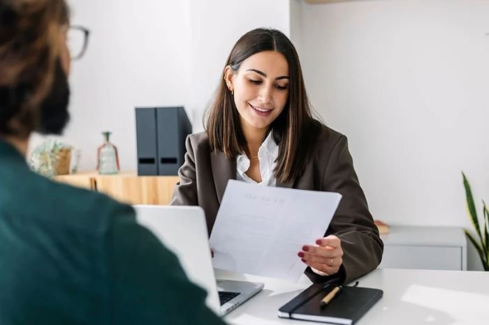 Top UAE Companies Hiring Foreign Workers With Free Visa and Accommodation